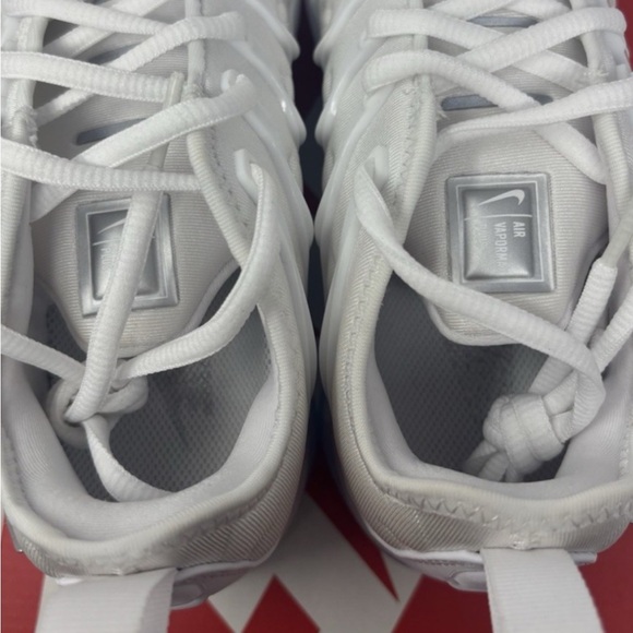 Nike White silver VaporMax fq8895-100 new can ship with box not original - Picture 3 of 3